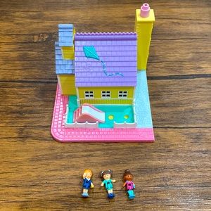 Vintage 1993 Polly Pocket Bluebird School House